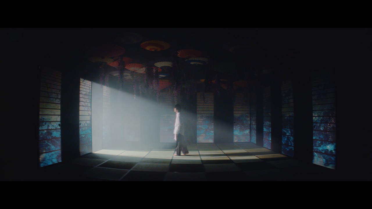 Aimer「朝が来る」ミュージックビデオのワンシーン。