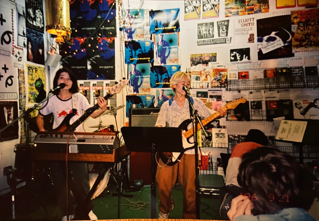 1996年にグランド・ロイヤルからリリースしたアルバム「Captain Vapour Athletes」のアメリカツアーの様子。