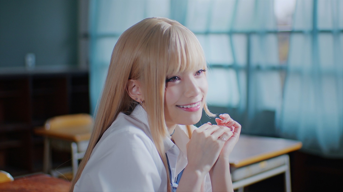 あかせあかり「恋ノ行方」ミュージックビデオより。
