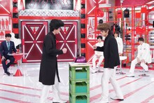 「King & Princeる。」より、「シバいてかぶってじゃんけんぽん」挑戦中の様子。(c)日本テレビ