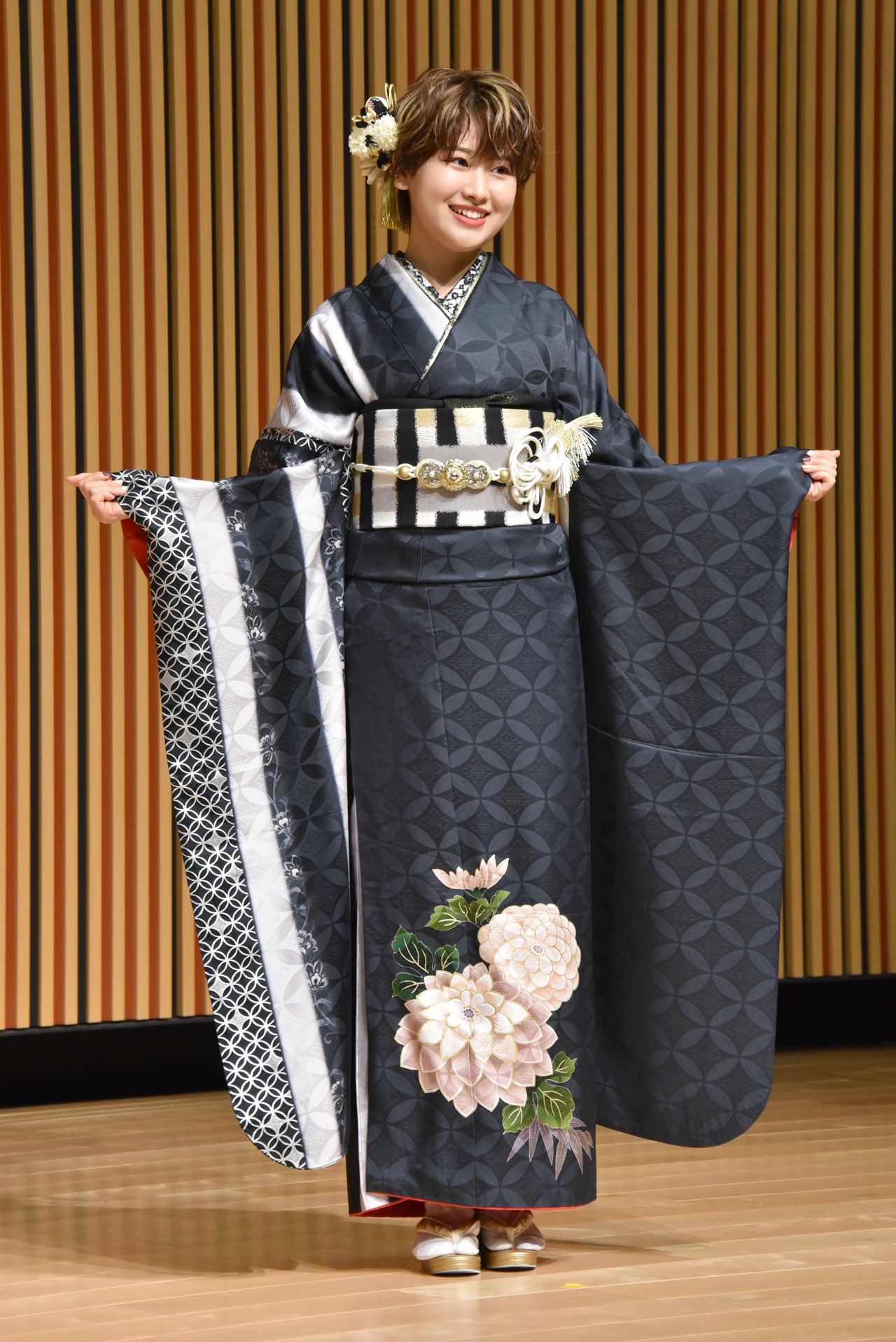 高橋彩香