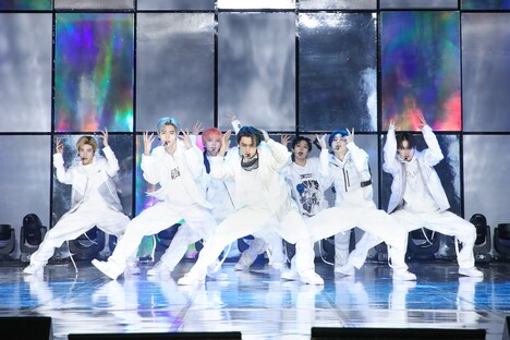 「Blessed-Cursed」を初披露するENHYPEN。(p)&(c)BELIFT LAB