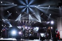 FLOWのライブの様子。（Photo by TEPPEI KISHIDA）