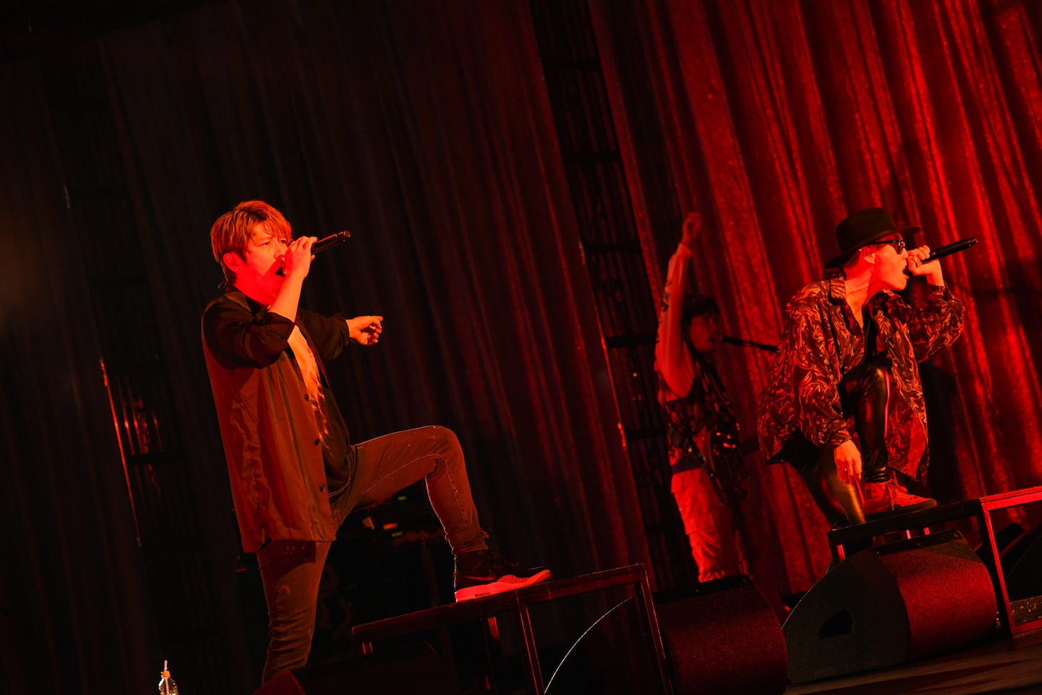 FLOWのライブの様子。（Photo by TEPPEI KISHIDA）