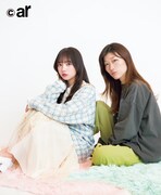 左から齊藤京子（日向坂46）、ヒコロヒー。