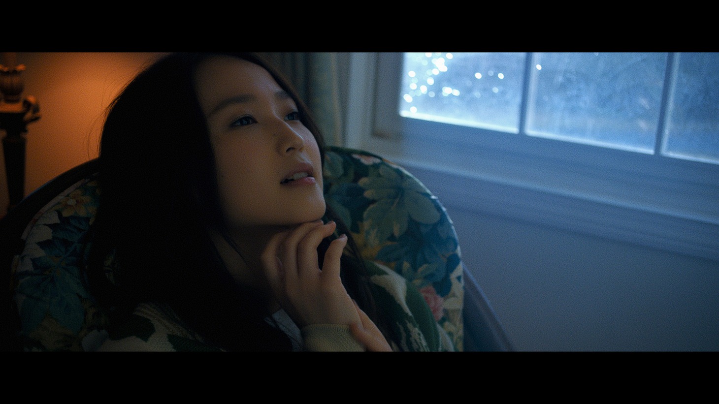 鞘師里保「Winding Road」ミュージックビデオより。