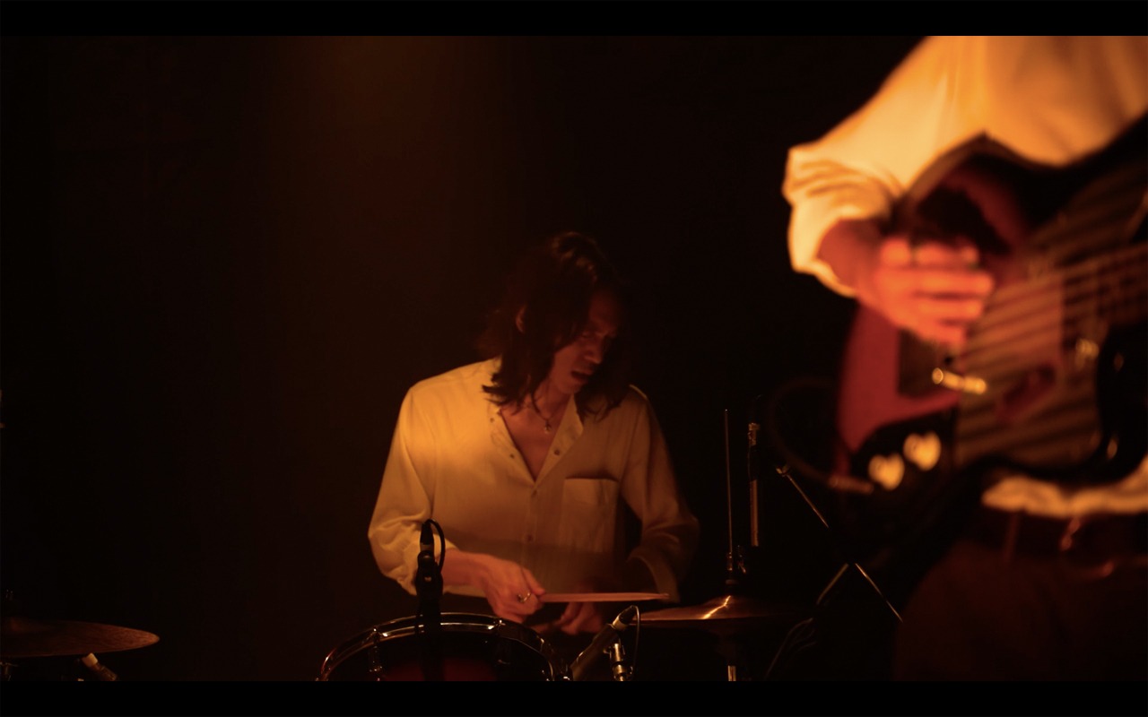 BOARD「IDEA OF RAW SIDE」のワンシーン。