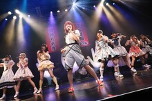 眉村ちあきとでんぱ組.inc組。（撮影：チェリーマン）