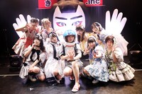 眉村ちあきとでんぱ組.inc。（撮影：チェリーマン）