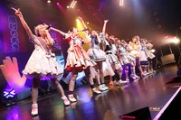 眉村ちあきとでんぱ組.inc組。（撮影：チェリーマン）