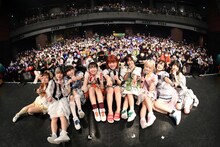 眉村ちあきとでんぱ組.inc組。（撮影：チェリーマン）