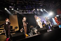 CUBERS「冬の“踊らないワンマン2022”～豪華なフルバンド編成！生演奏でお届けします～」の様子。（撮影：上溝恭香）