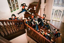 GANG PARADEが階段を駆け上がっていく、現体制初のアーティスト写真公開