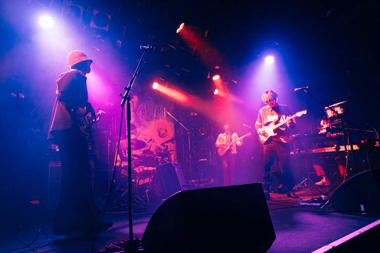 Kroi 対バンツアー Dig The Deep 最終公演で敬愛する在日ファンクと激突 ライブレポート 写真11枚 音楽ナタリー Kroi 対バンツアー Dig The Deep 最終公演で敬愛する在日ファンクと激突 ライブレポート 写真11枚 音楽ナタリー