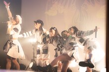 手羽先センセーション「画鳥点睛」東京・UNIT公演の様子。