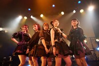 手羽先センセーション「画鳥点睛」東京・UNIT公演の様子。