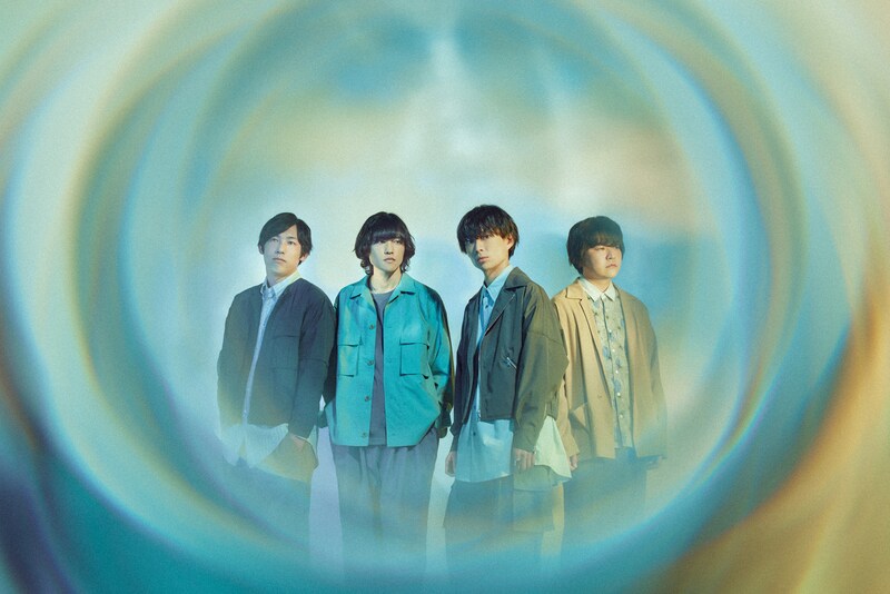 mol-74。右から2番目が武市和希(Vo, G, Key)。