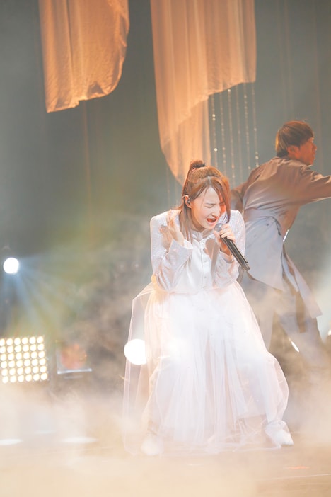 「RIHO SAYASHI 1st LIVE TOUR 2022 Reflection」東京・中野サンプラザ公演の様子。（撮影：大塚素久［SYASYA］）