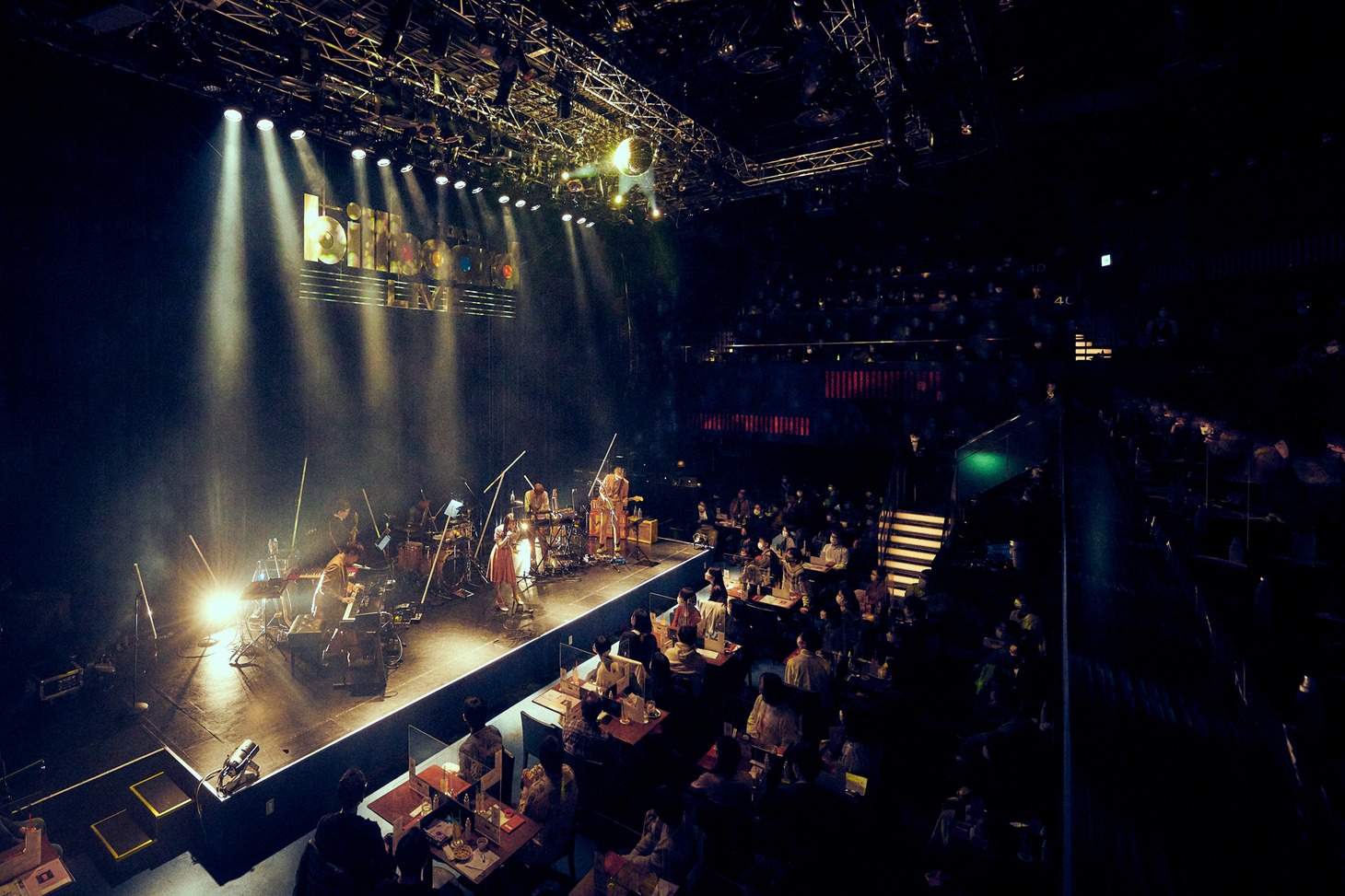 「fhana Love Supreme! Tour 2021-2022」Billboard Live TOKYO公演の様子。