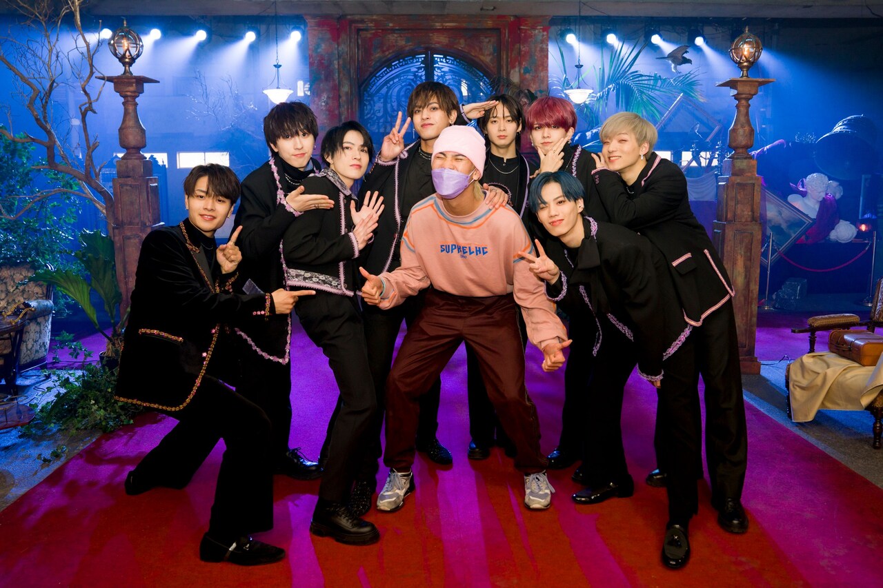 OCTPATHがヘッドホンをイメージしたダンス披露、デビュー曲「IT'S A BOP」のMV公開