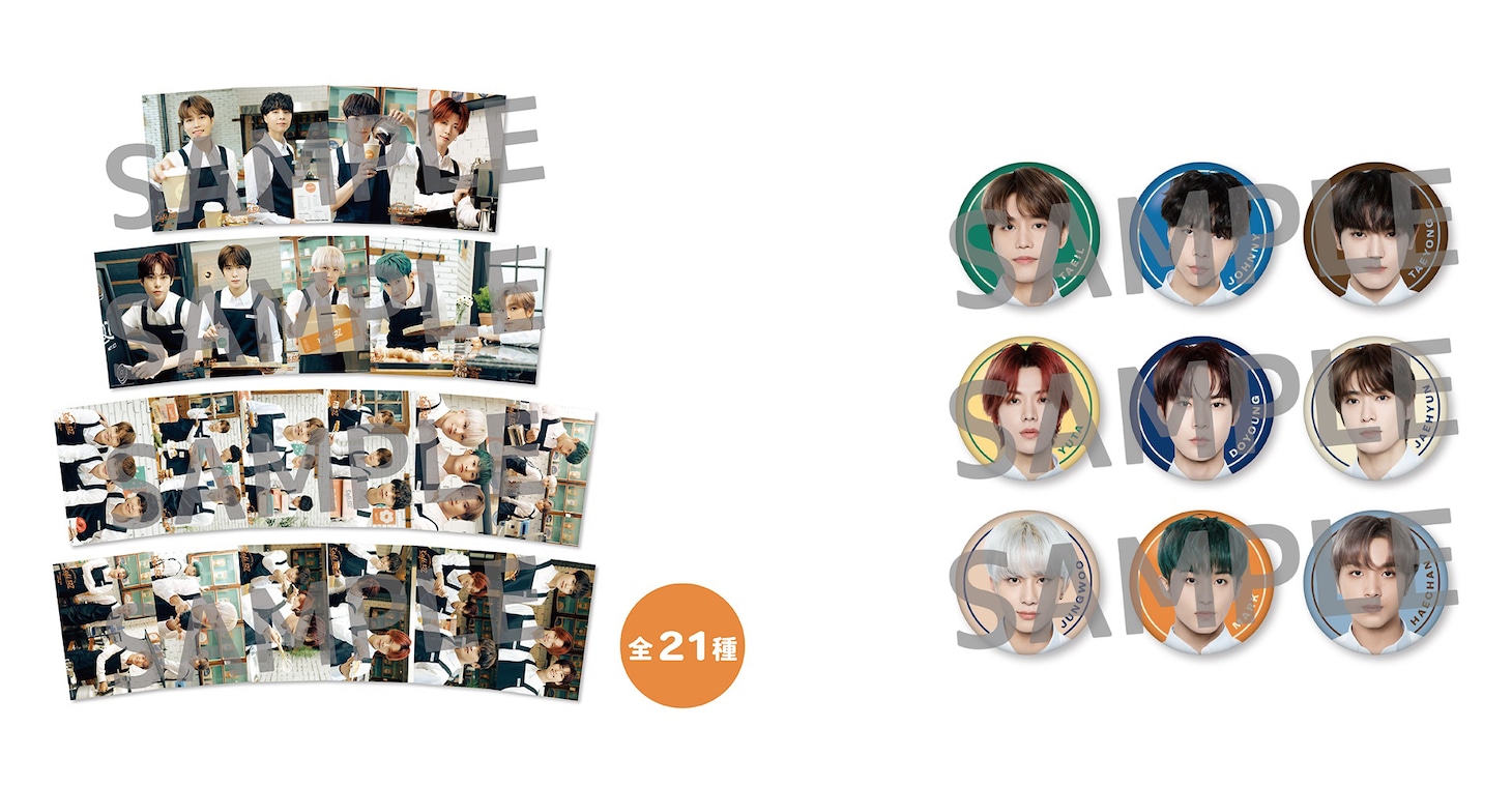 「NCTzen 127-JAPAN presents "Cafe 127"」オリジナルグッズのサンプル画像。左から「ランダムクリアフォトカード」「ランダム缶バッジ」。