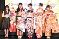 左から山本杏奈、河口夏音、瀧脇笙古、鈴木瞳美、落合希来里。