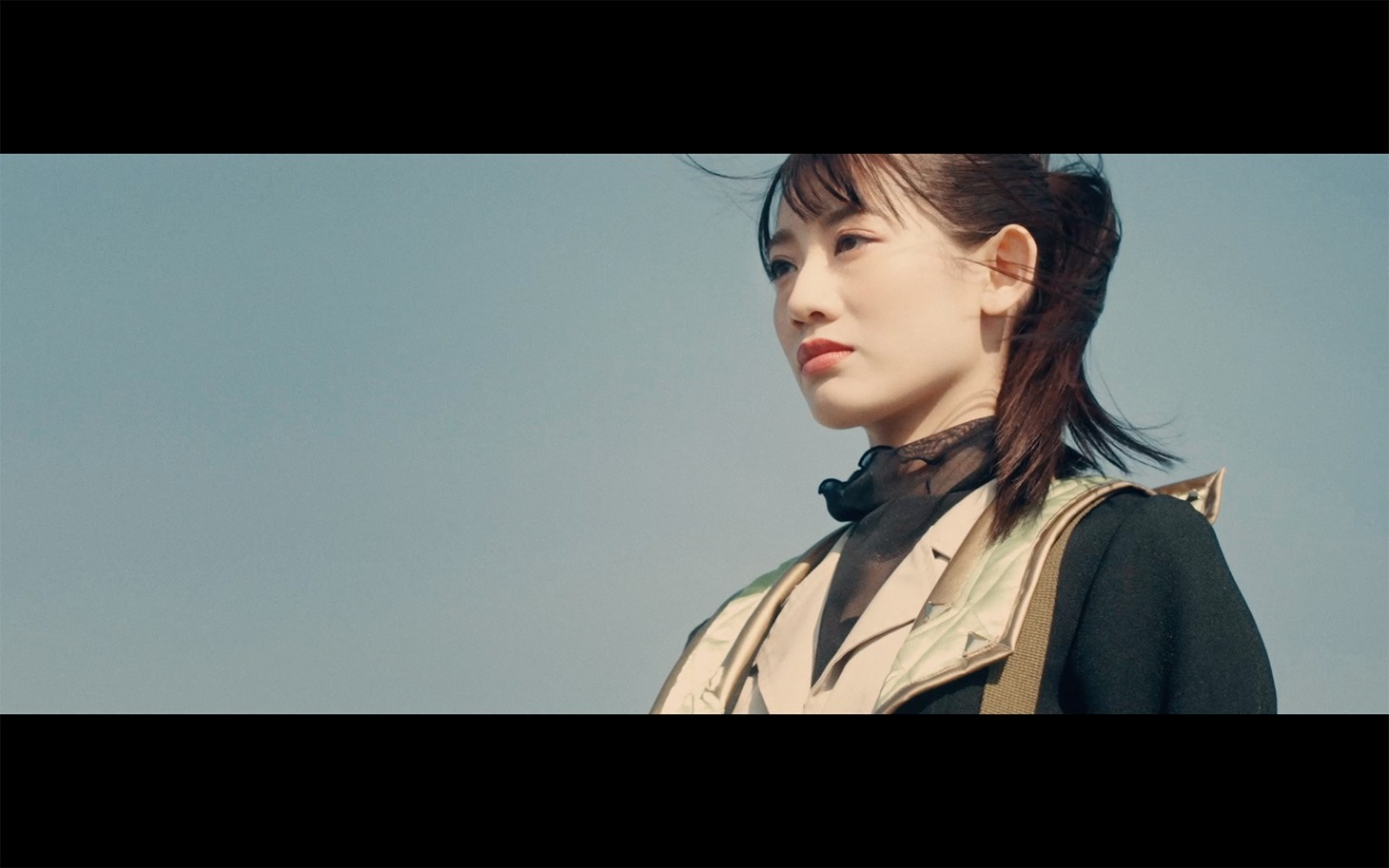TEAM SHACHI「HORIZON」ミュージックビデオより。