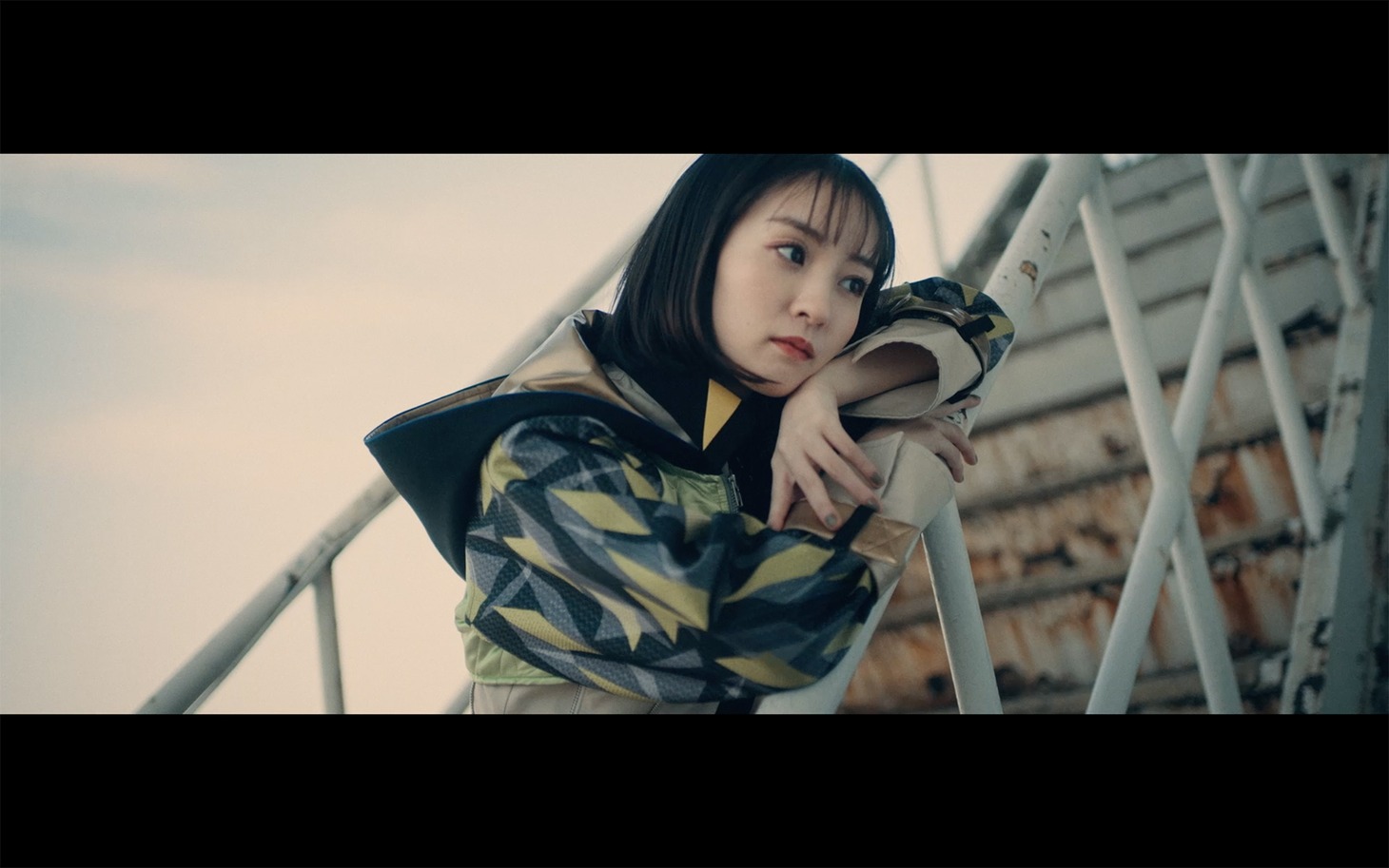 TEAM SHACHI「HORIZON」ミュージックビデオより。