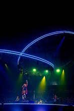 GRANRODEOの東京・国立代々木競技場第一体育館公演の様子。（撮影：キセキミチコ）