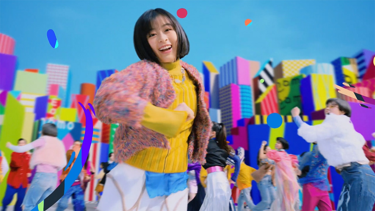 「ahamo」新Web CM「ahamoの扉編」のワンシーン。