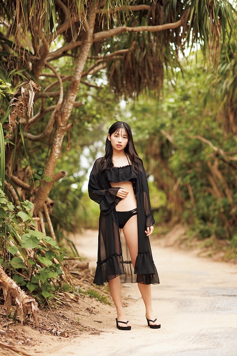 伊勢鈴蘭（アンジュルム）写真集「Layla」より。（撮影：TOMMY）