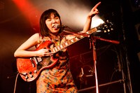 よよよしえ（G）（Photo by Monkee Music Media）