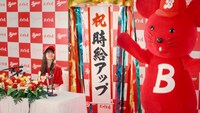 バイトルの新テレビCM「年俸アップ会見？」編より。