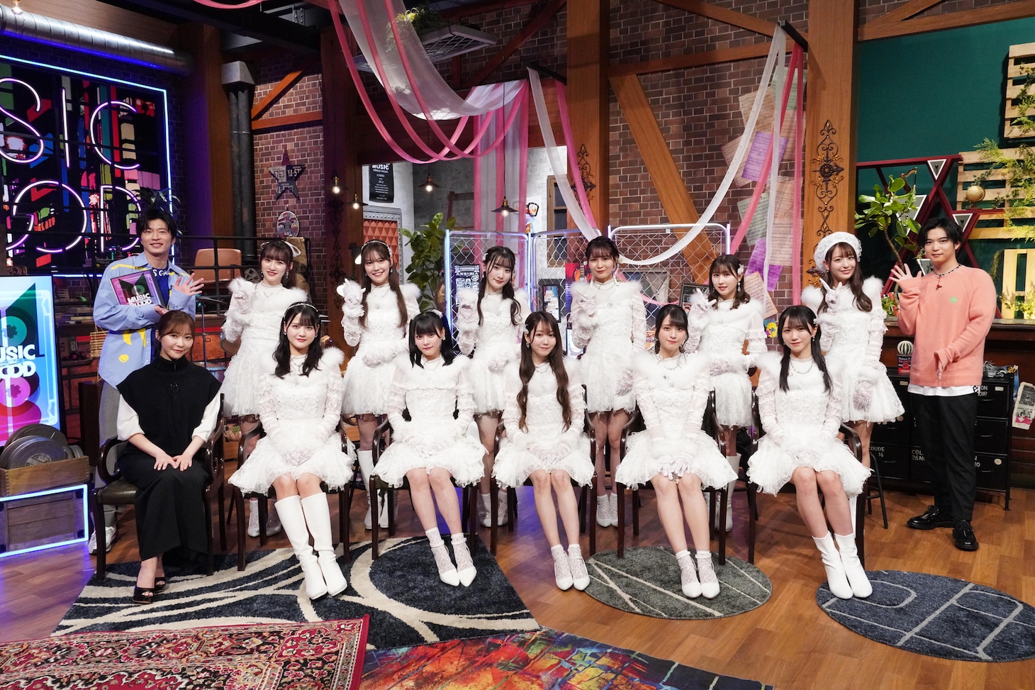 田中圭、指原莉乃、=LOVE、千葉雄大。 (c)日本テレビ