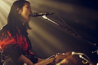 橋本絵莉子（撮影：川島悠輝）