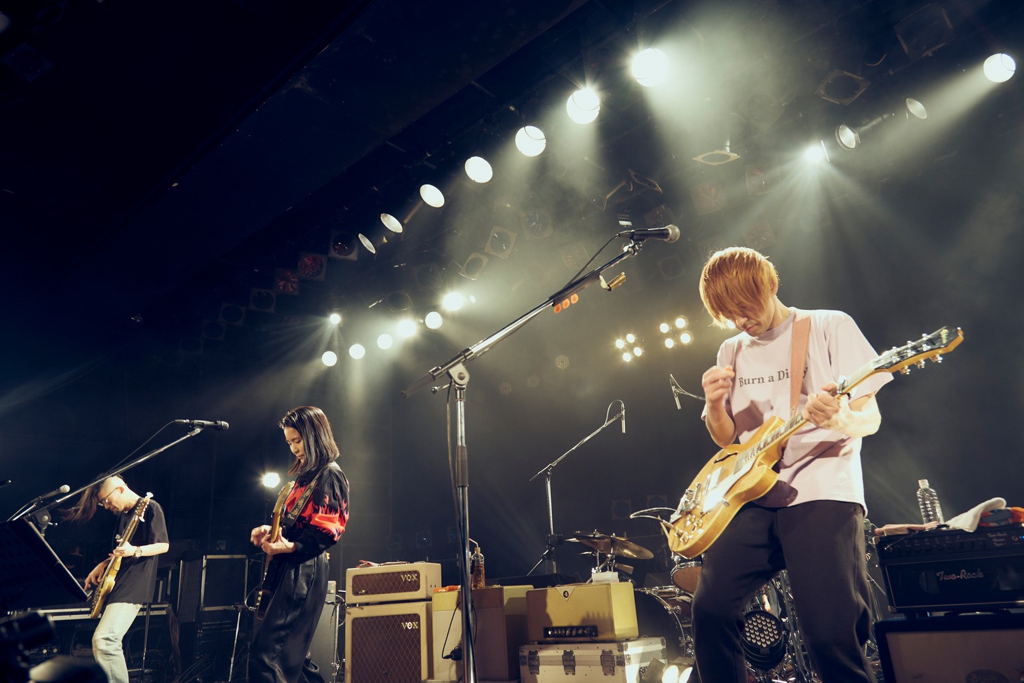 「1st Full Album発売記念ライブ『日記を燃やして』」の様子。（撮影：川島悠輝）