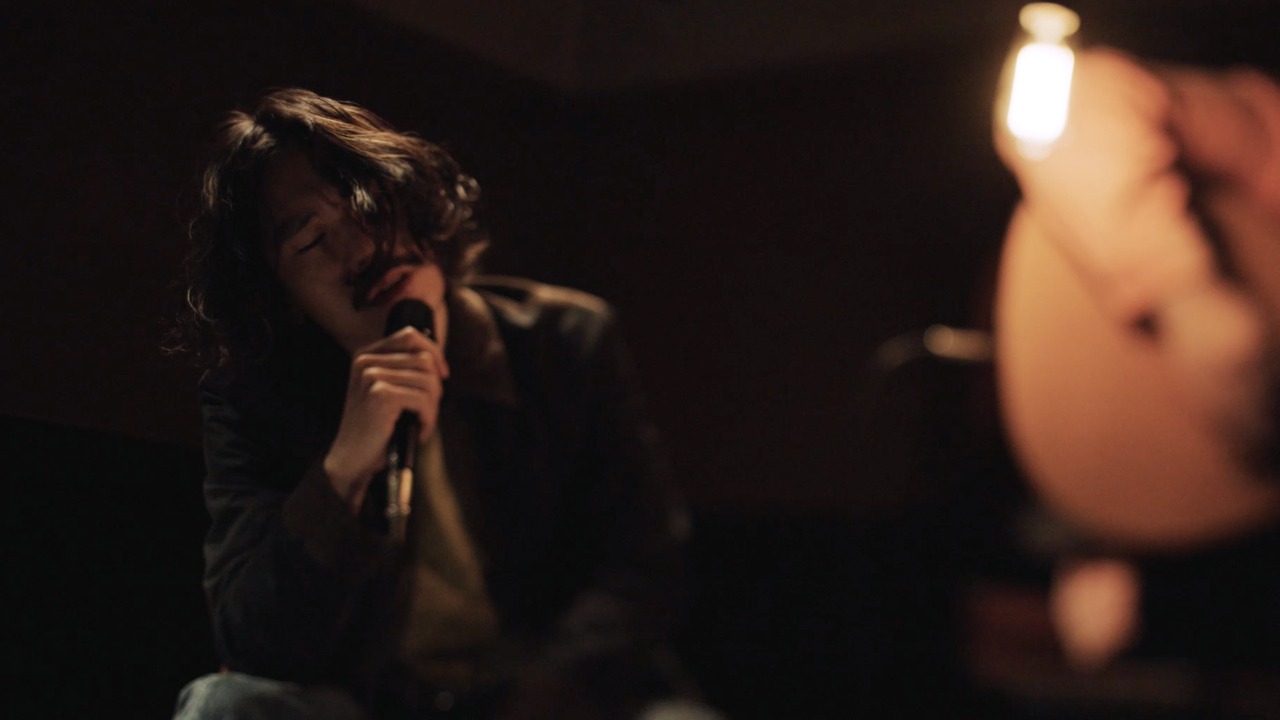 「清 竜人 Special Acoustic Live in スナック キズツキ」より「Morning Sun」の清竜人。