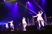 「転校少女*『THE LAST LIVE ～With You～』」の様子。