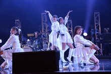 「転校少女*『THE LAST LIVE ～With You～』」の様子。