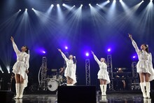 「転校少女*『THE LAST LIVE ～With You～』」の様子。