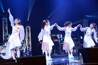 「転校少女*『THE LAST LIVE ～With You～』」の様子。