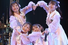 「転校少女*『THE LAST LIVE ～With You～』」の様子。