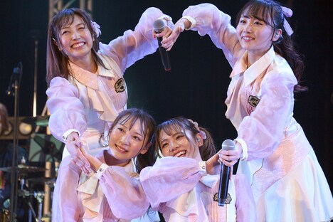 「転校少女*『THE LAST LIVE ～With You～』」の様子。