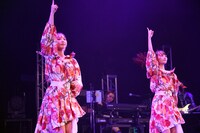 左から塩川莉世、成島有咲。