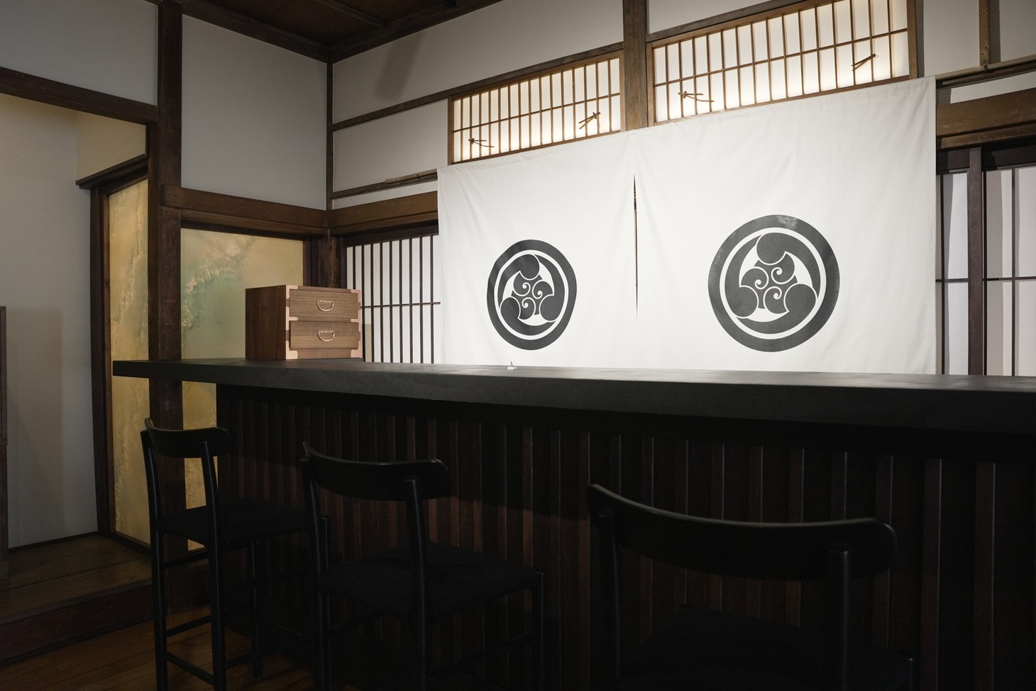 圓の店内。