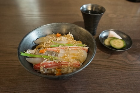 丼物の「渦」。