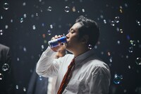 ヤバイTシャツ屋さんVS岡崎体育「Beats Per Minute 220」ミュージックビデオより。