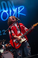 谷口鮪（Vo, G）（撮影：ハタサトシ）