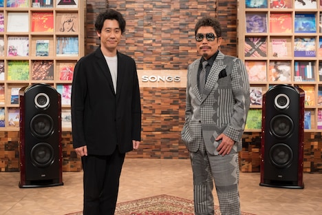 左から大泉洋、鈴木雅之。（写真提供：NHK）
