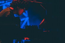 長谷川大喜（Key, Cho / マカロニえんぴつ）（Photo by TAICHI NISHIMAKI）